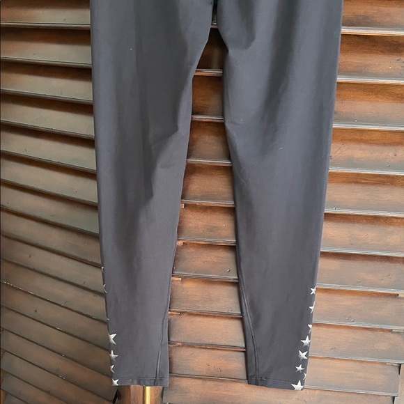 NWT $110 SPANX Black Leggings with Silver Star Accents Large - Picture 8 of 8